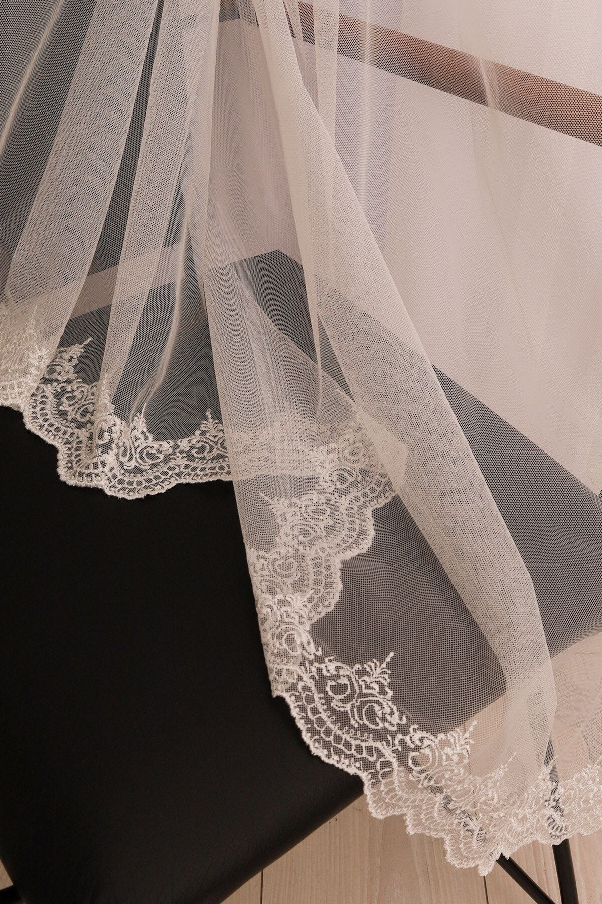 BEYAZ ETEK İŞLEMELİ GREK TÜL PERDE